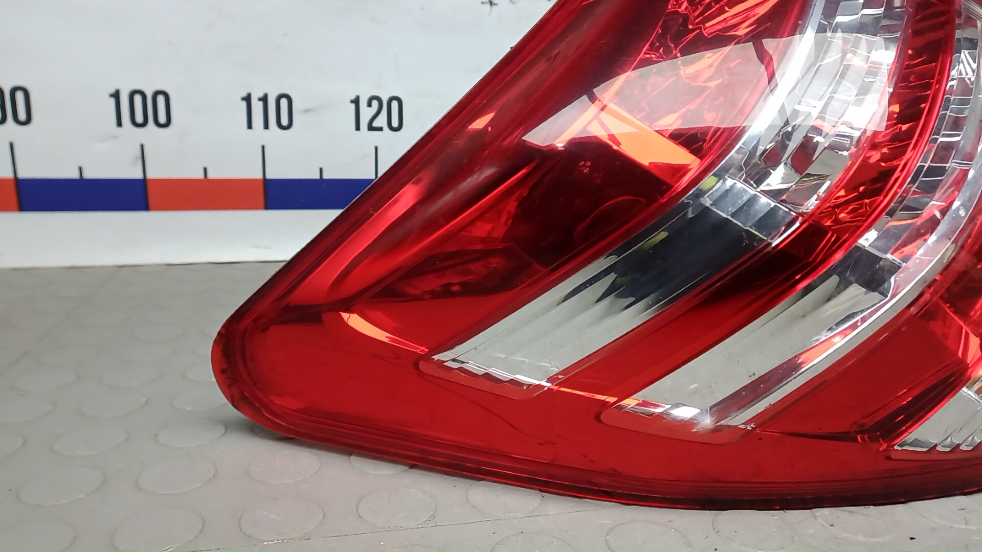 Фонарь задний левый