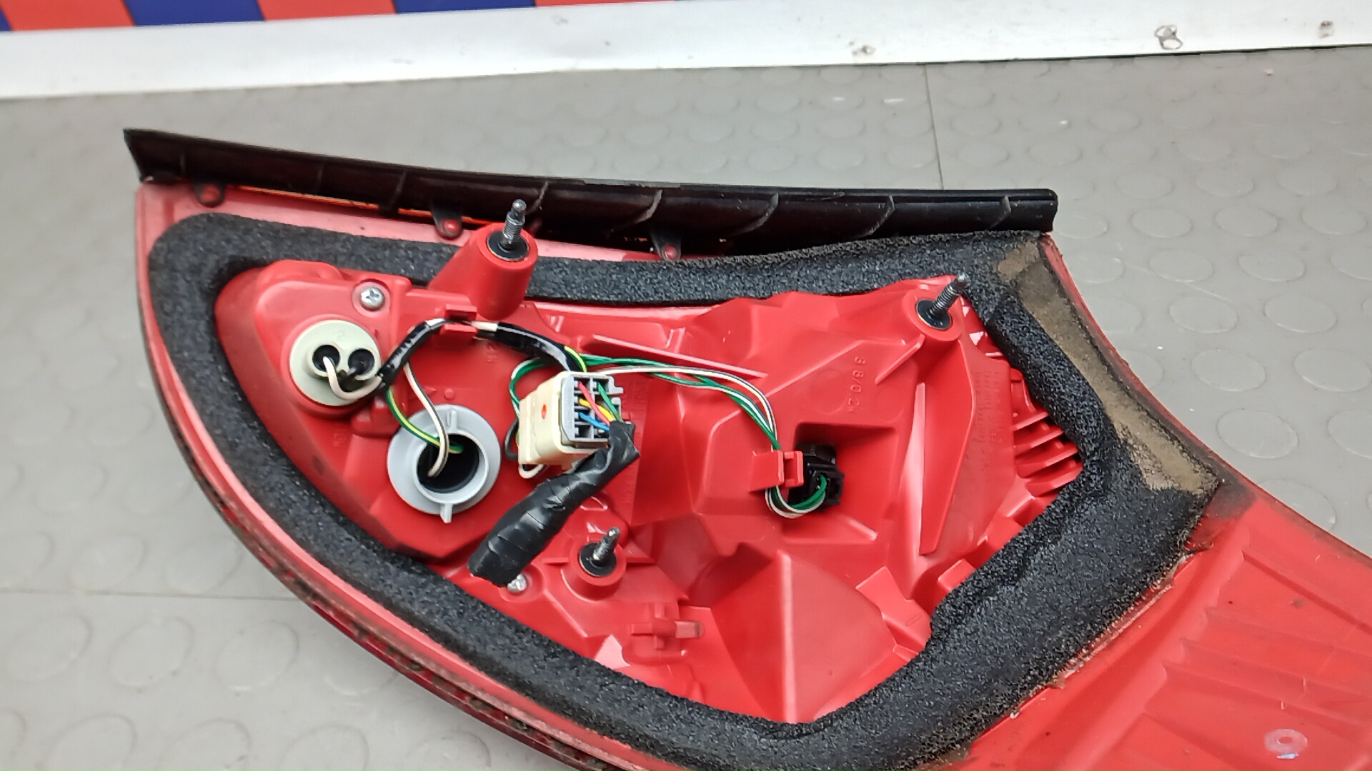 Фонарь задний левый