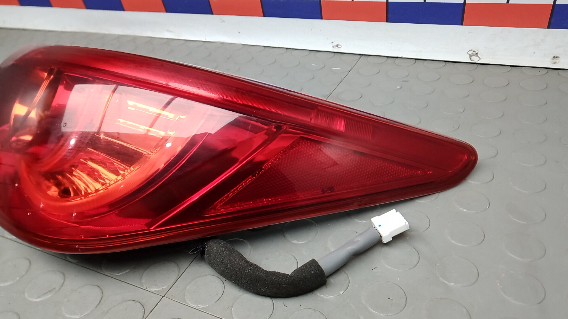 Фонарь задний правый