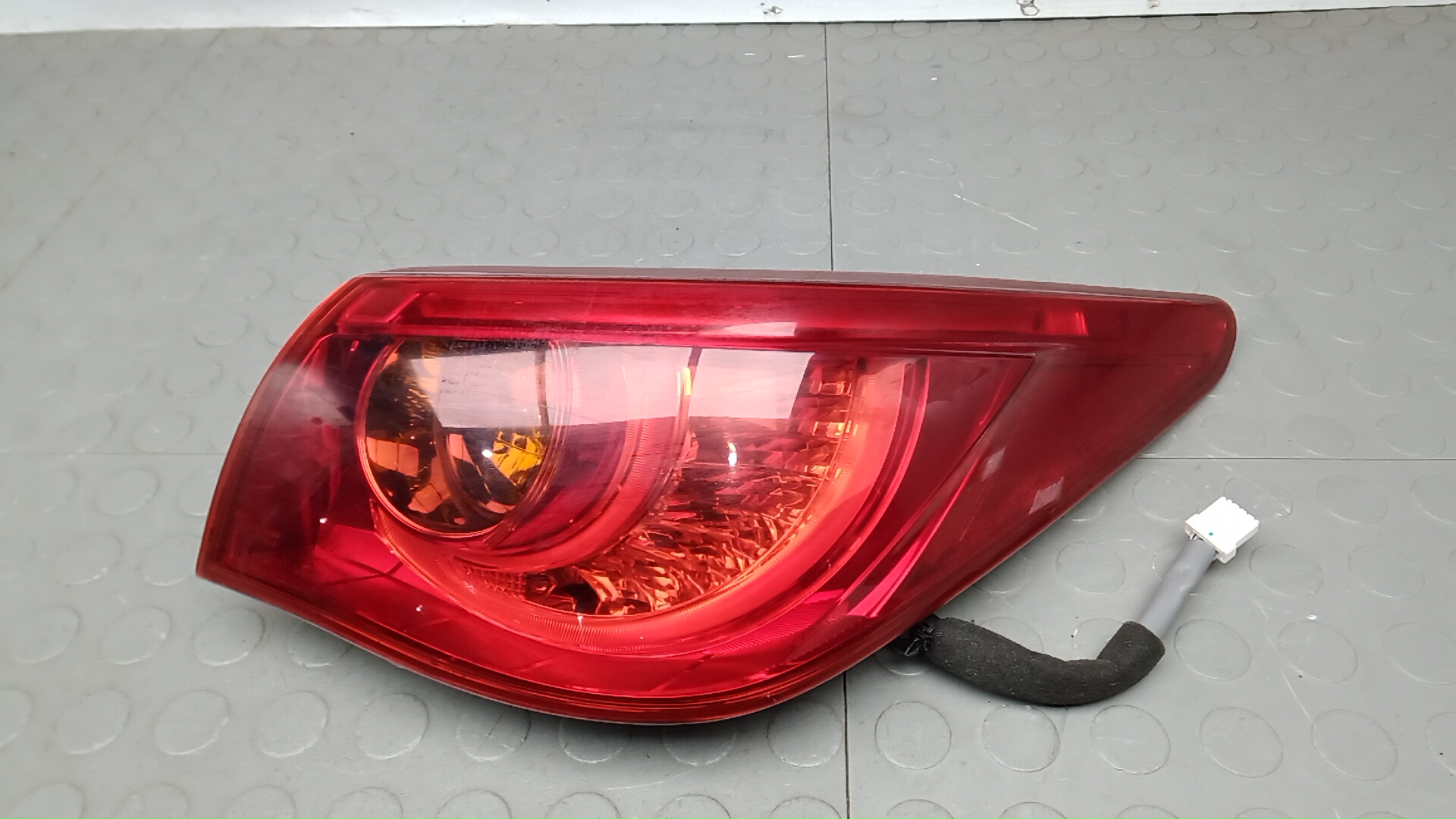 Фонарь задний правый