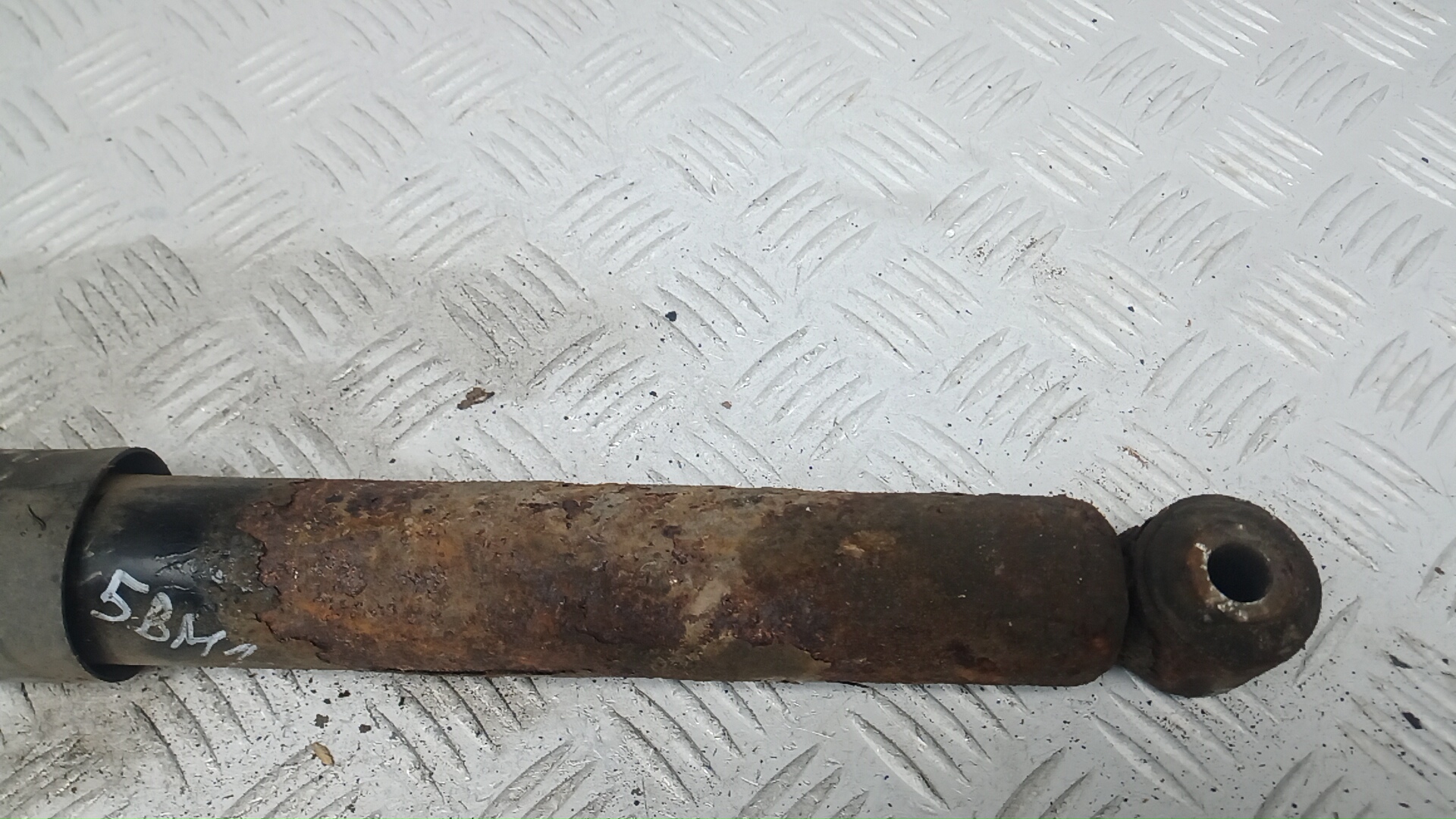 Амортизатор задний (стойка)