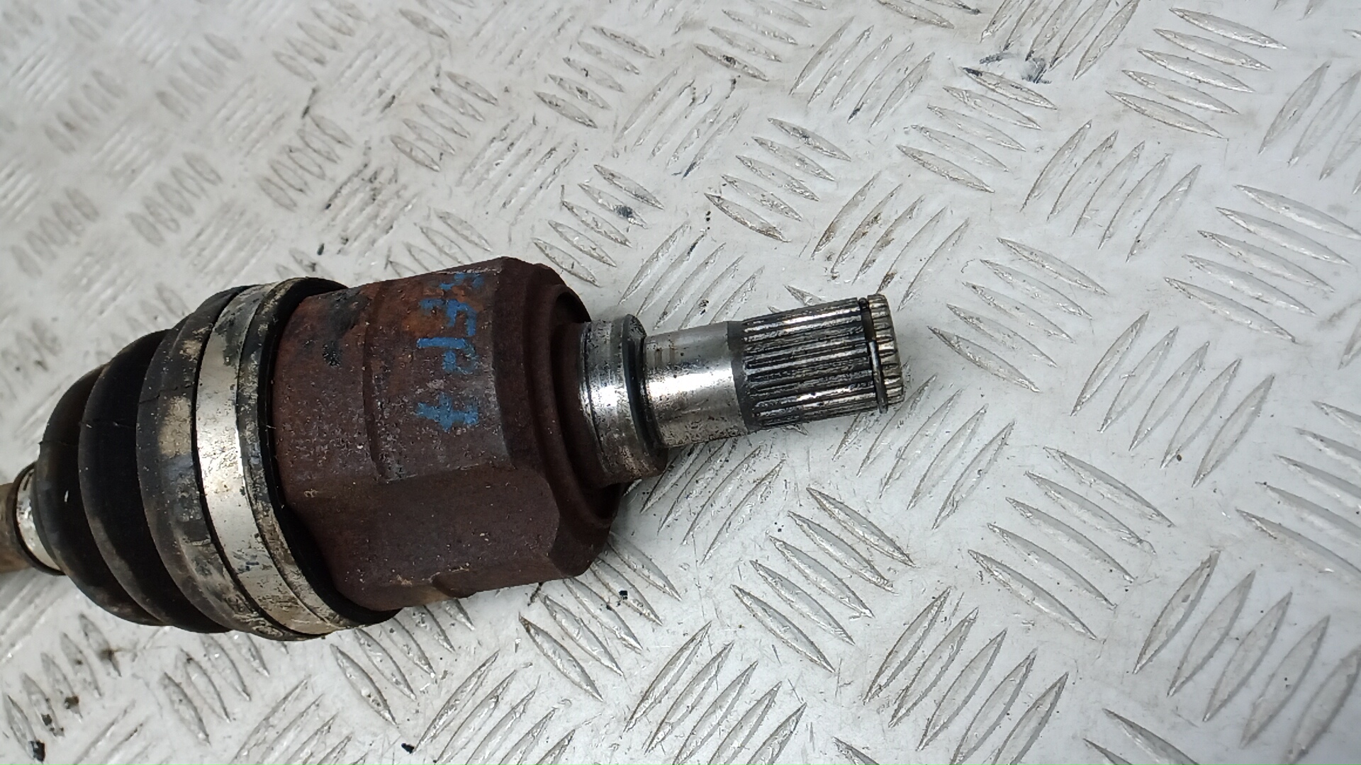 Полуось передняя левая