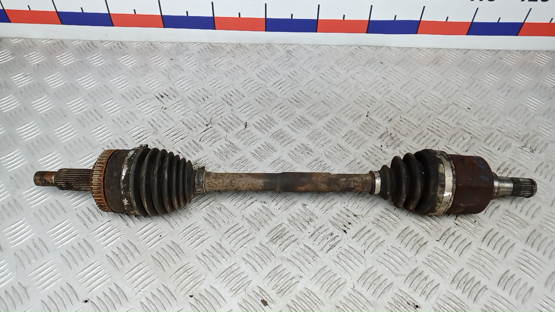 Полуось передняя левая