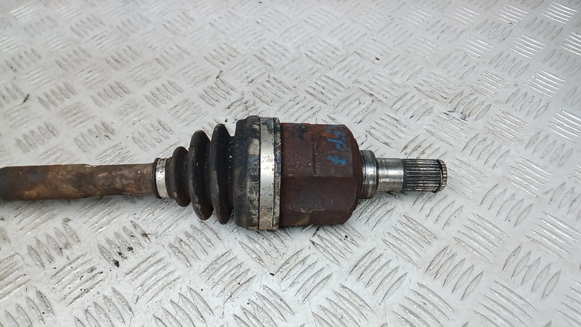 Полуось передняя левая