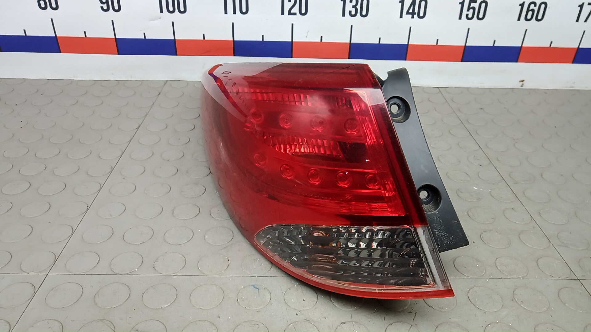 Фонарь задний левый