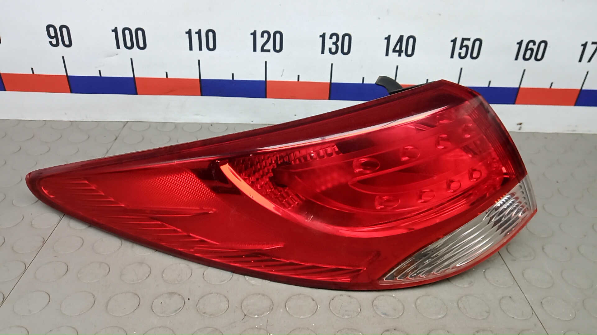 Фонарь задний левый