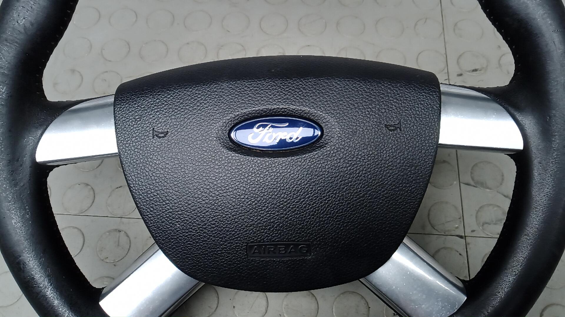 Рулевое колесо (руль)