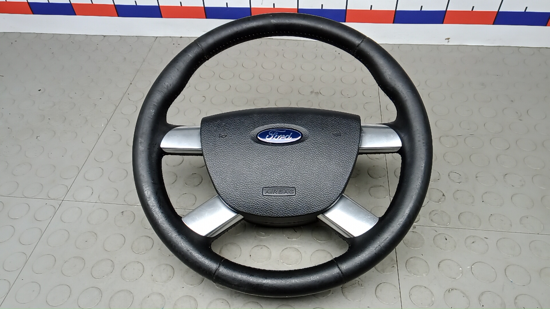 Рулевое колесо (руль)