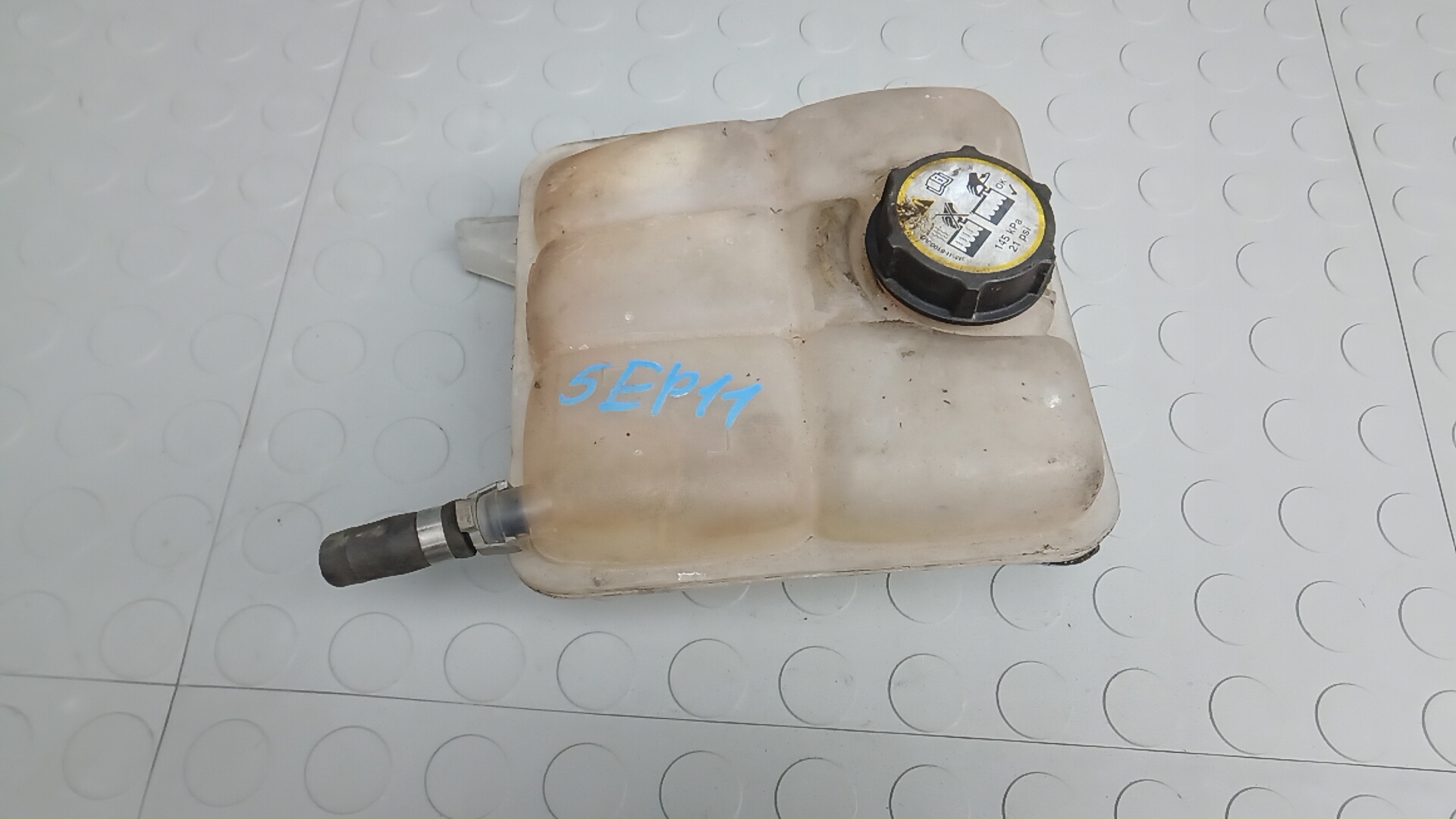 Бачок расширительный