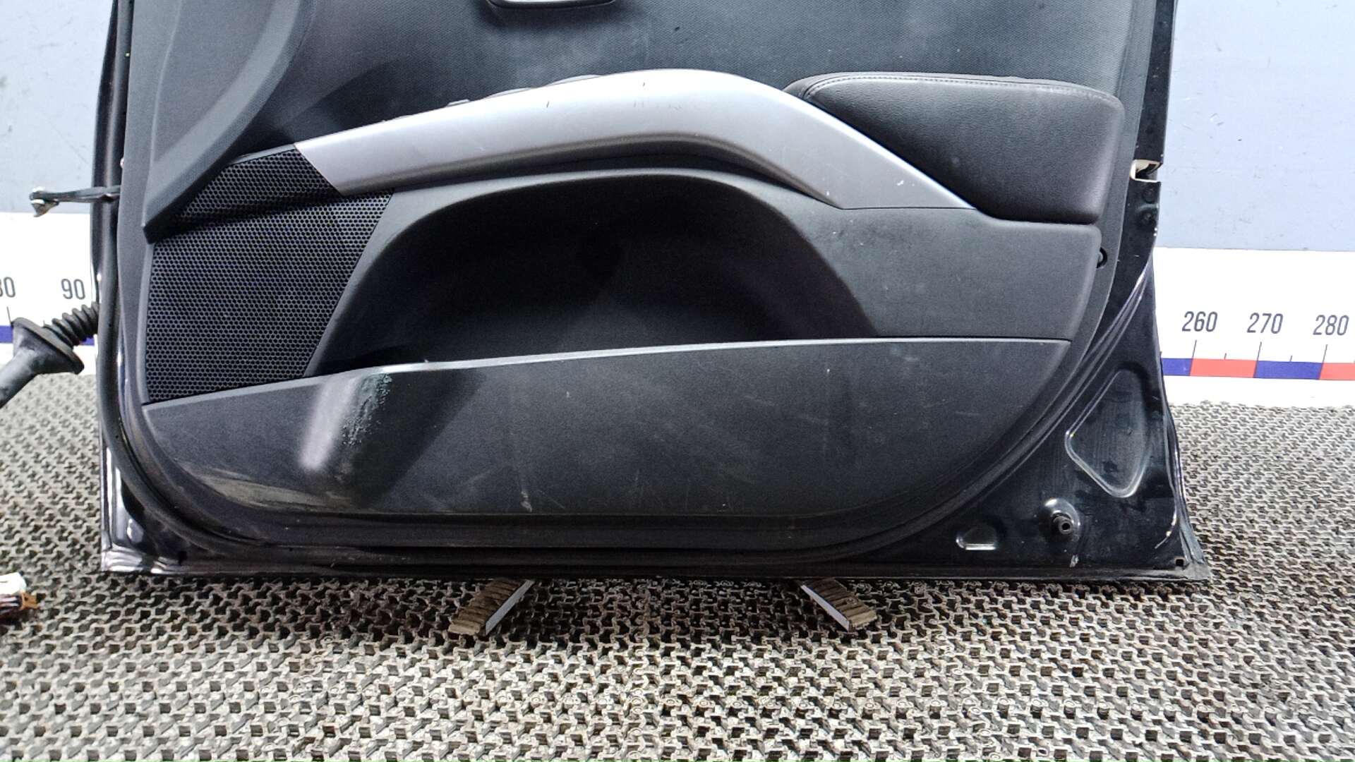 Дверь передняя правая