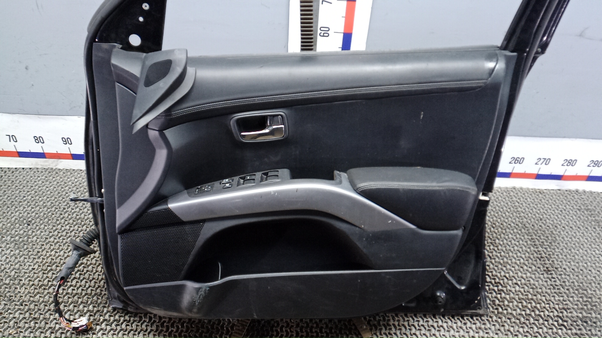 Дверь передняя правая