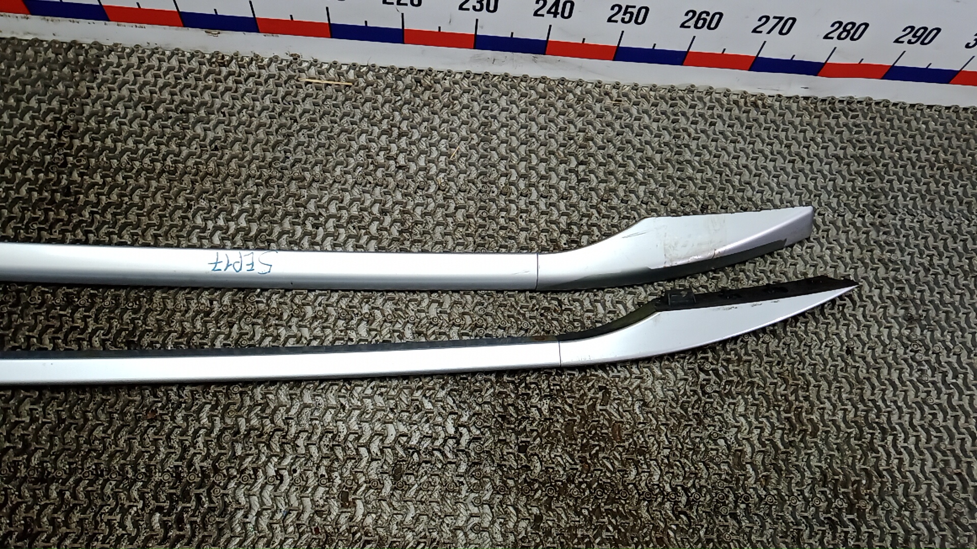 Рейлинги (релинг) к-кт (планки на крышу)