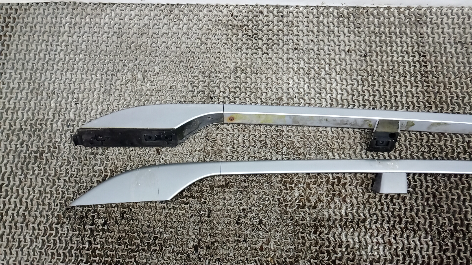 Рейлинги (релинг) к-кт (планки на крышу)