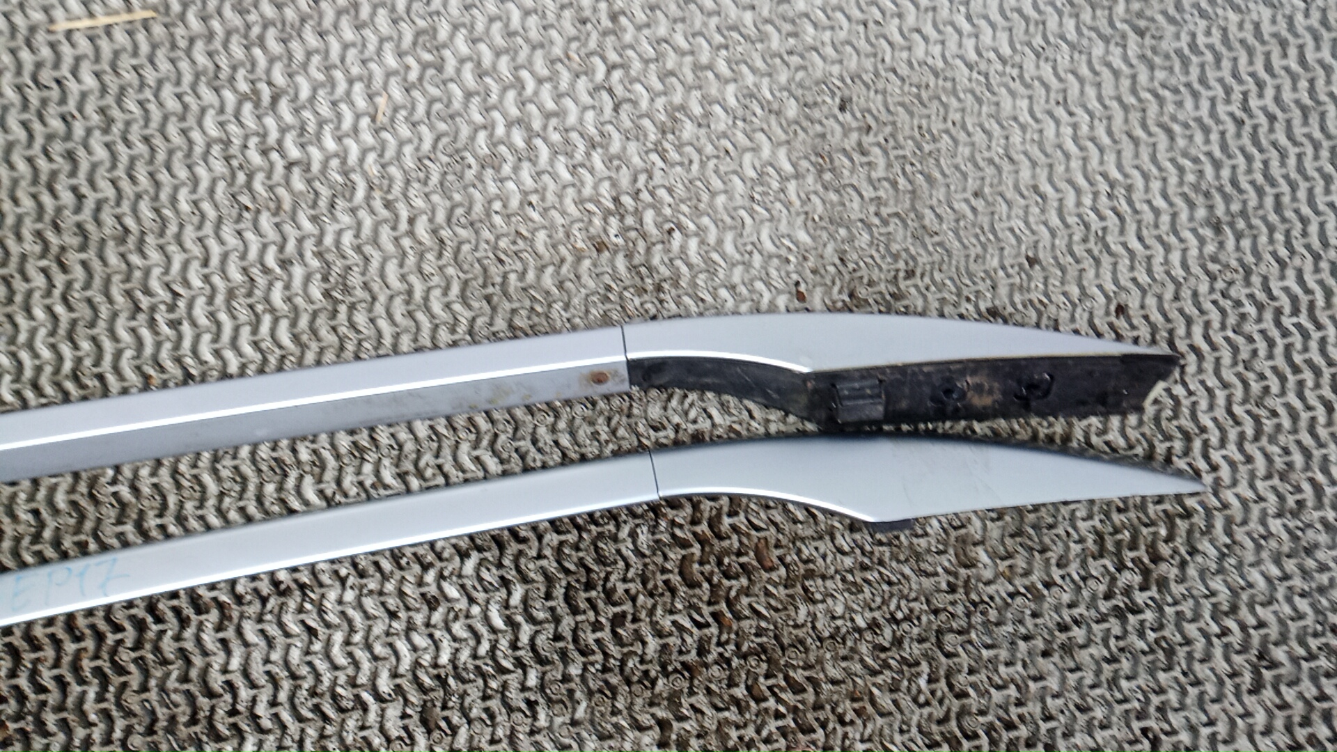 Рейлинги (релинг) к-кт (планки на крышу)