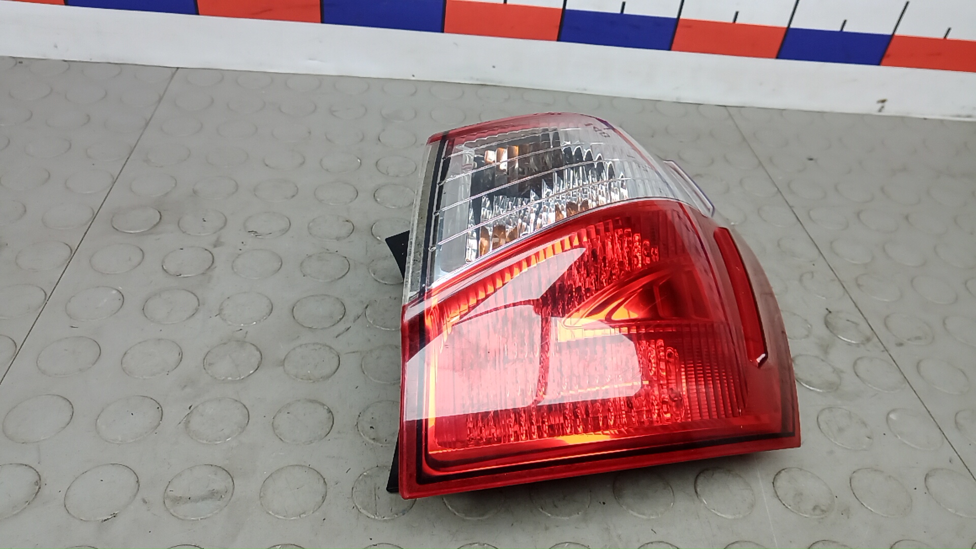 Фонарь задний правый