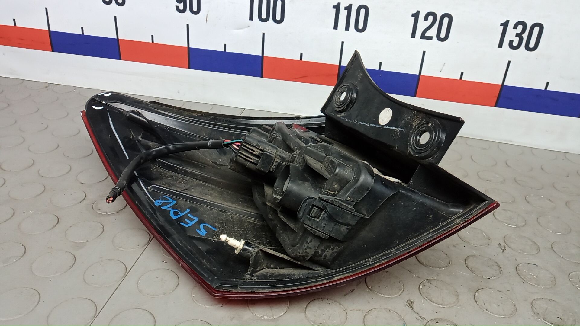 Фонарь задний правый