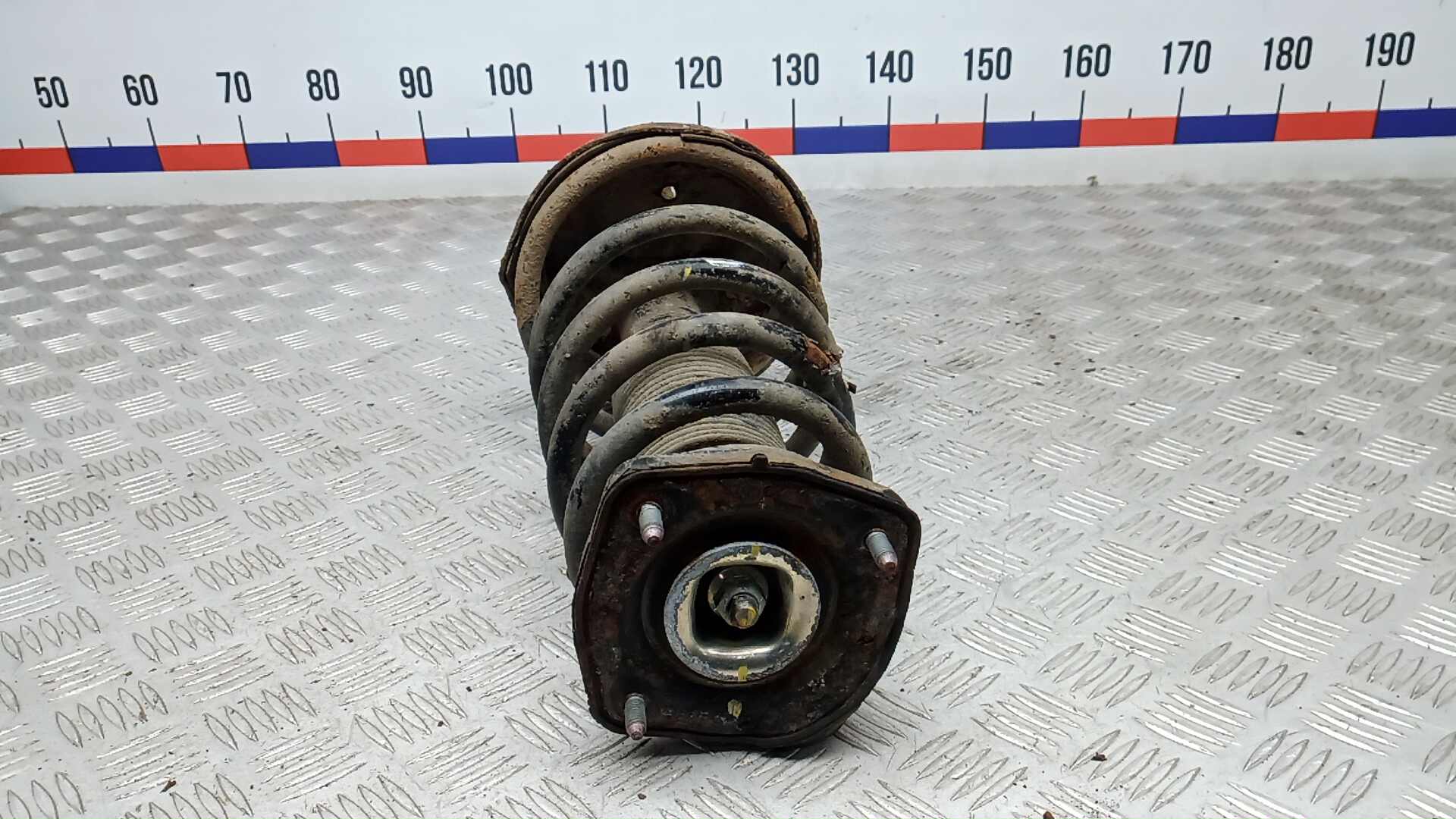 Амортизатор задний правый