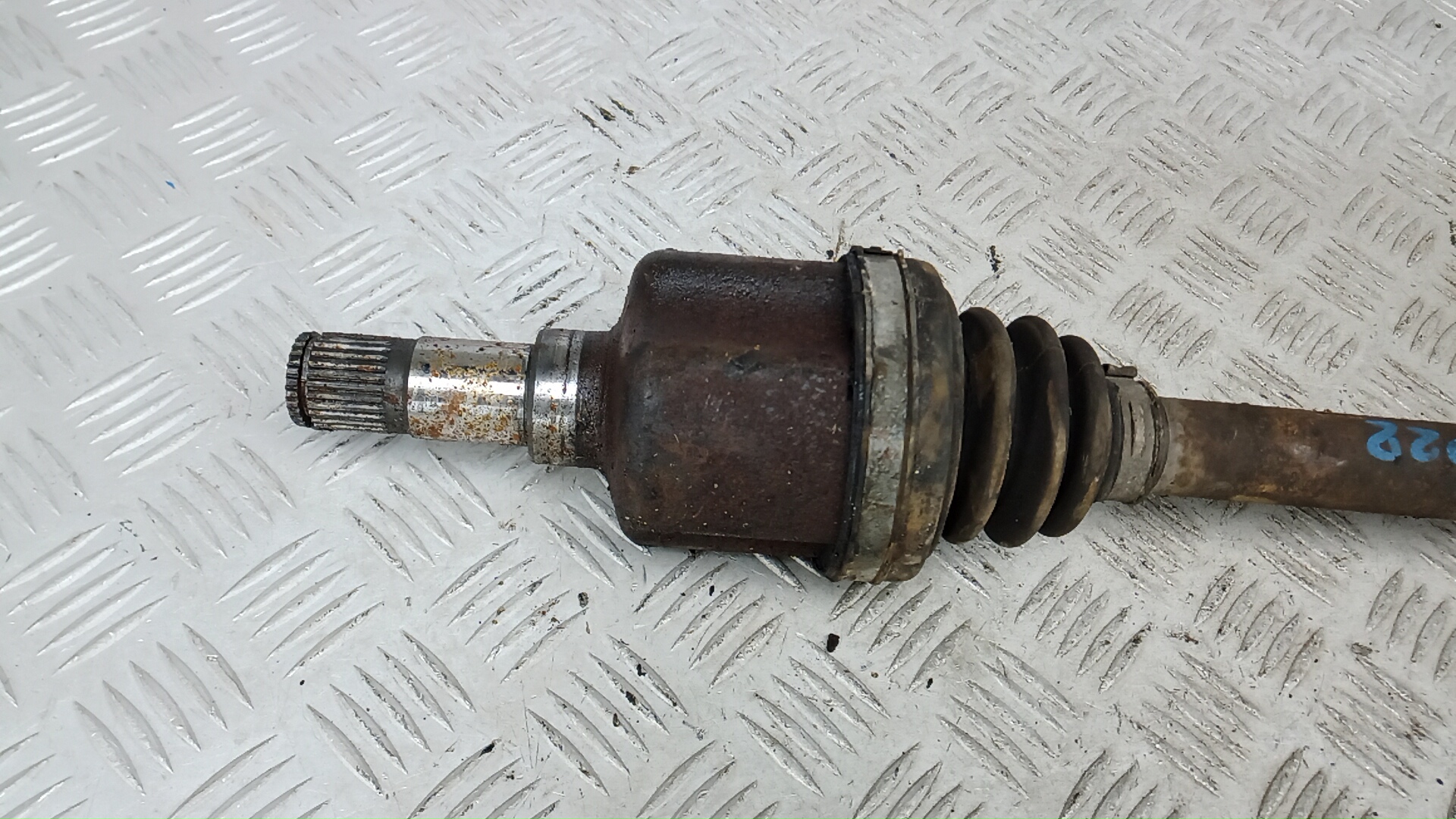 Полуось передняя левая