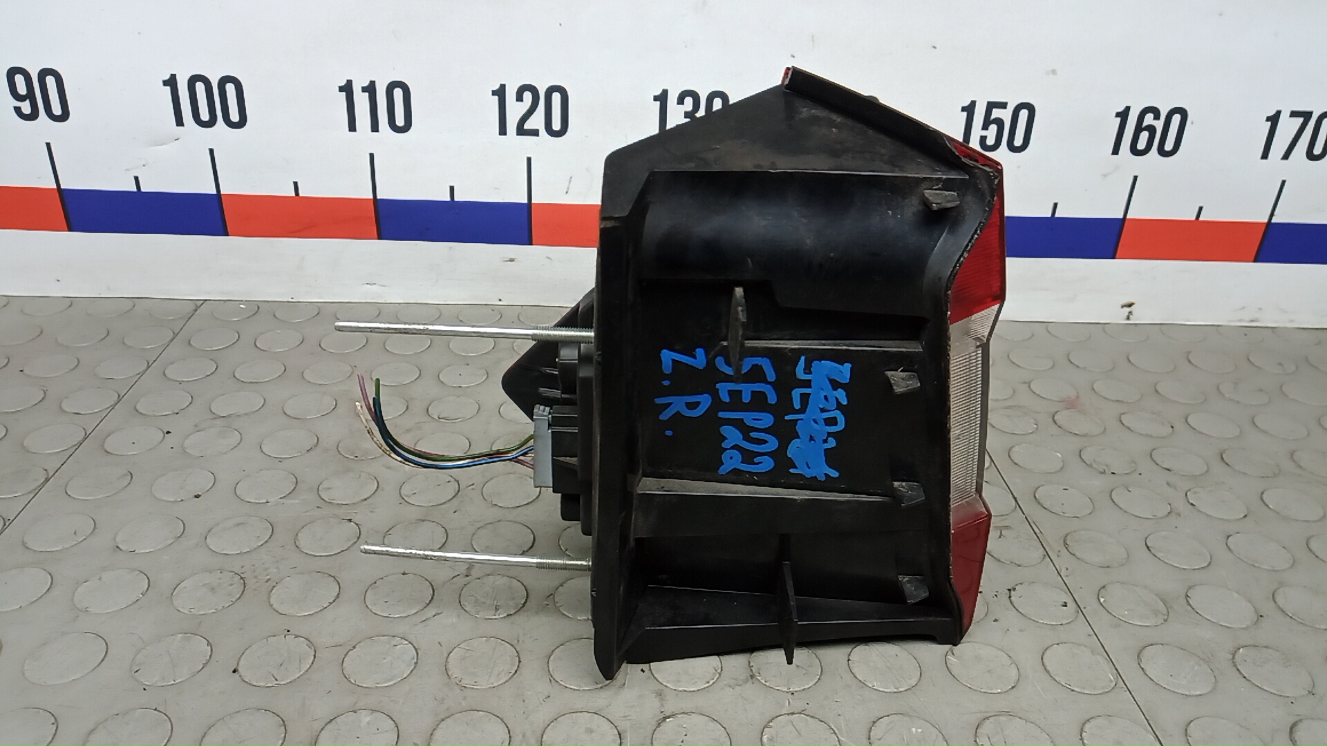 Фонарь задний правый