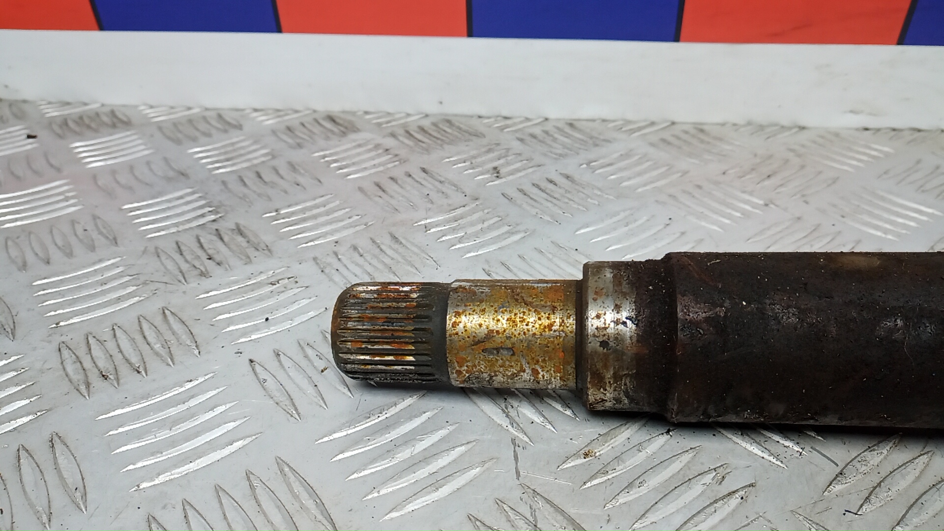 Полуось передняя правая