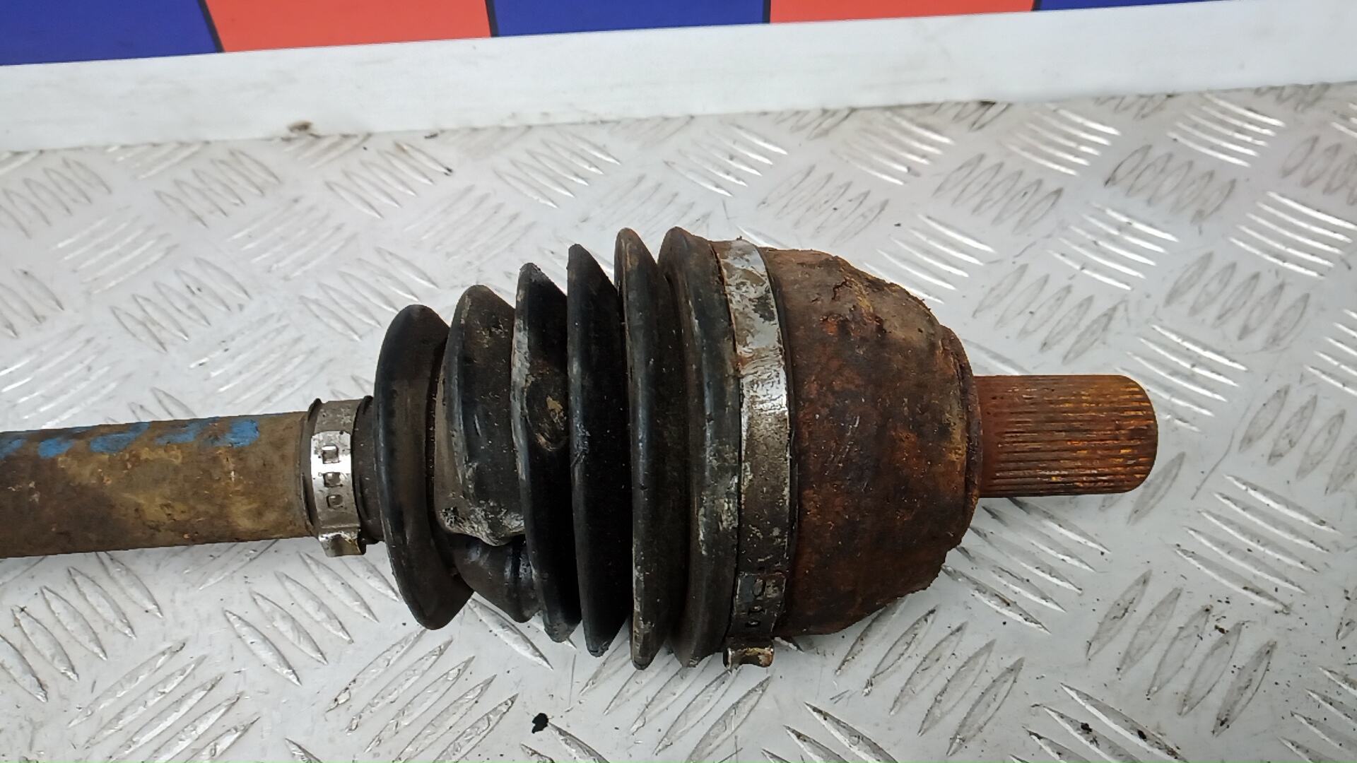 Полуось передняя правая