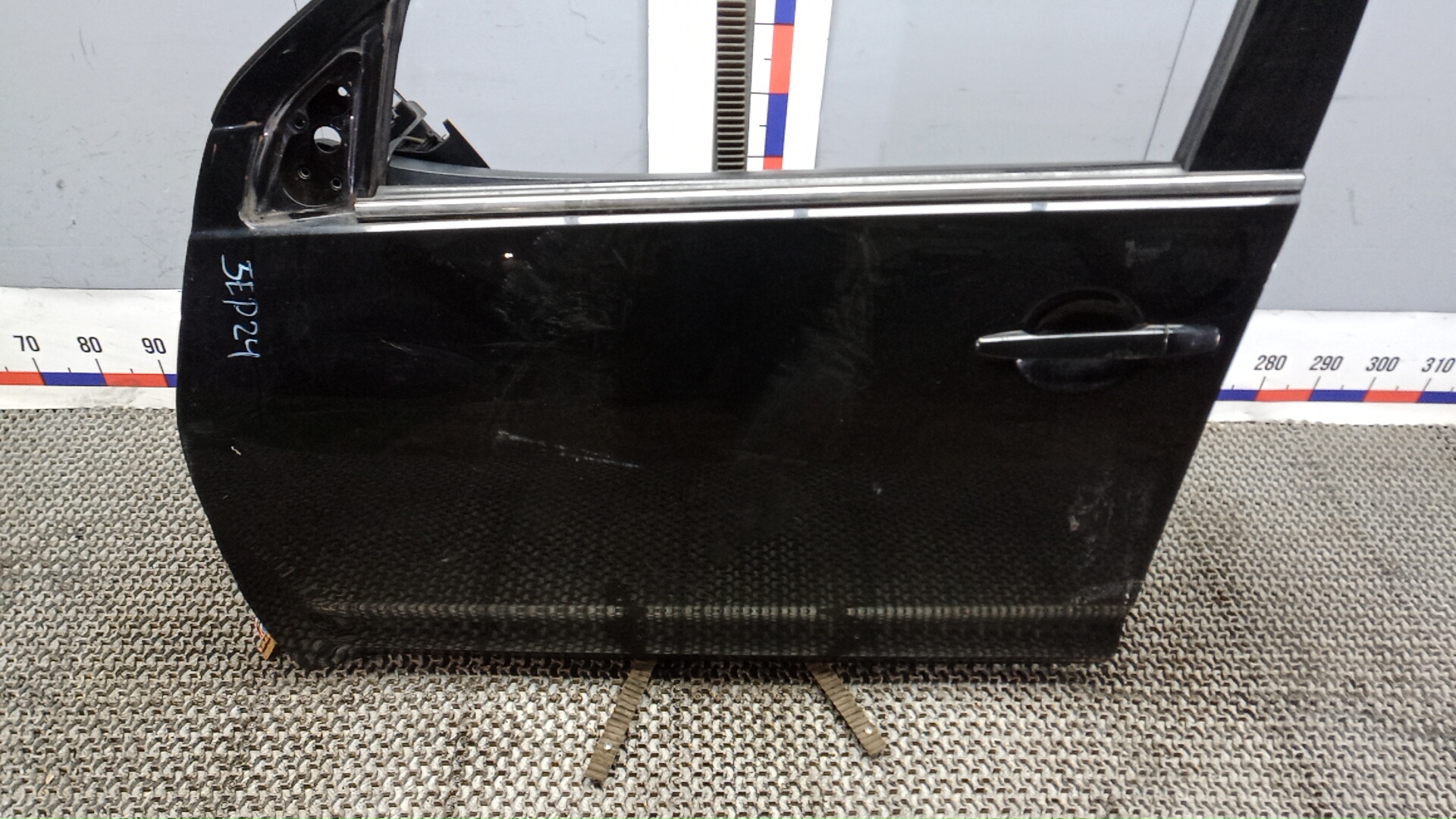 Дверь передняя левая