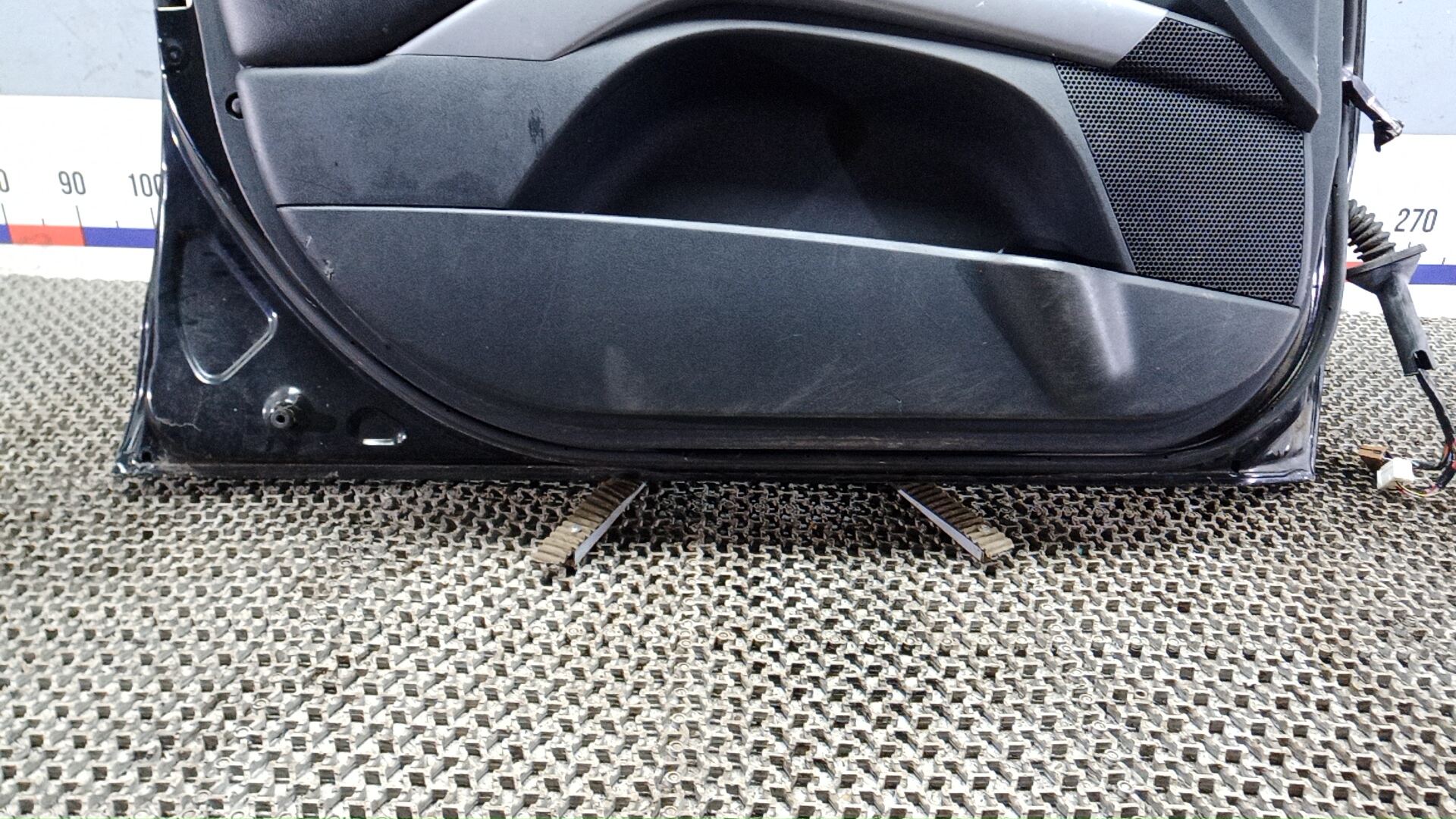 Дверь передняя левая