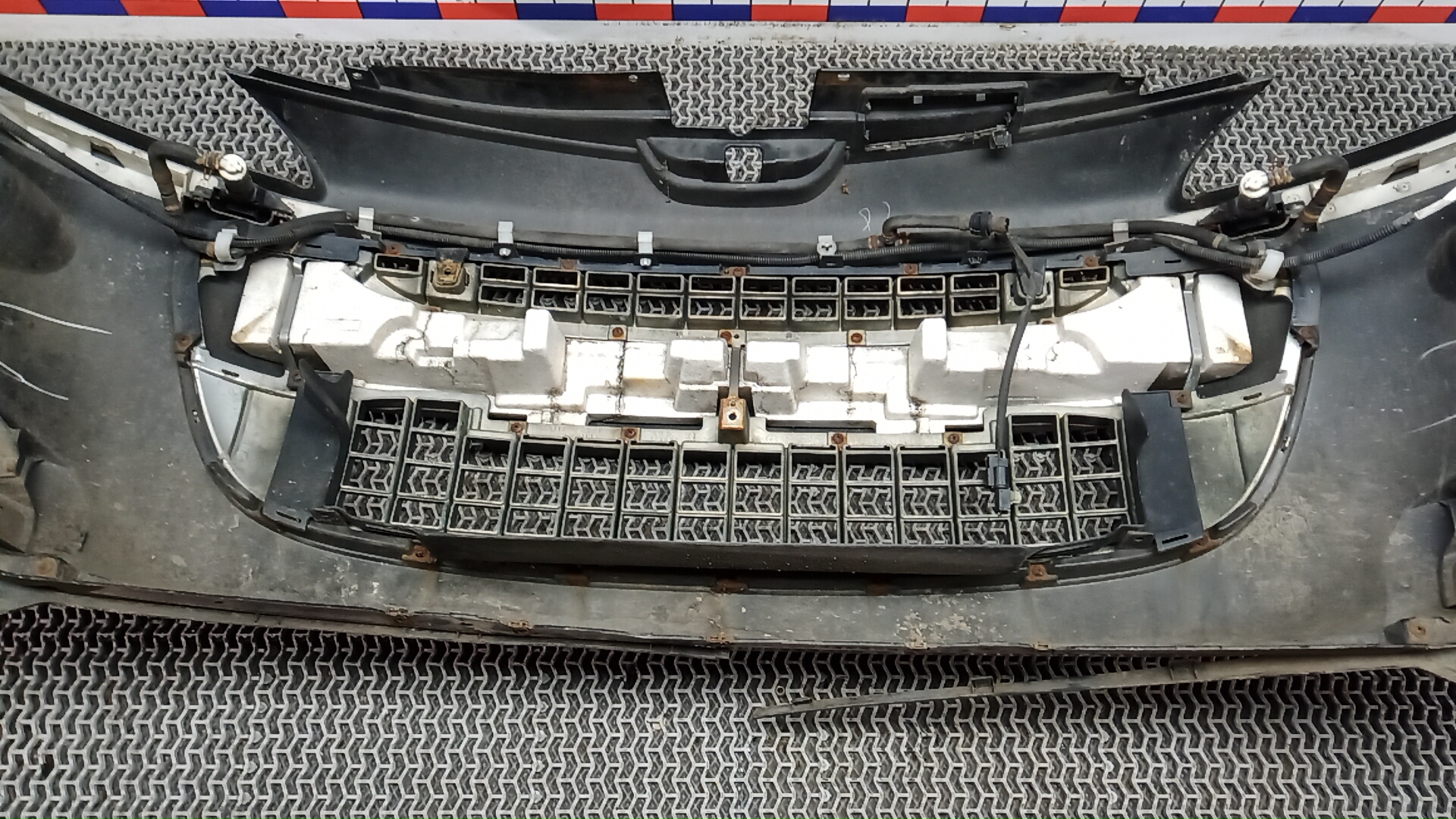 Бампер передний