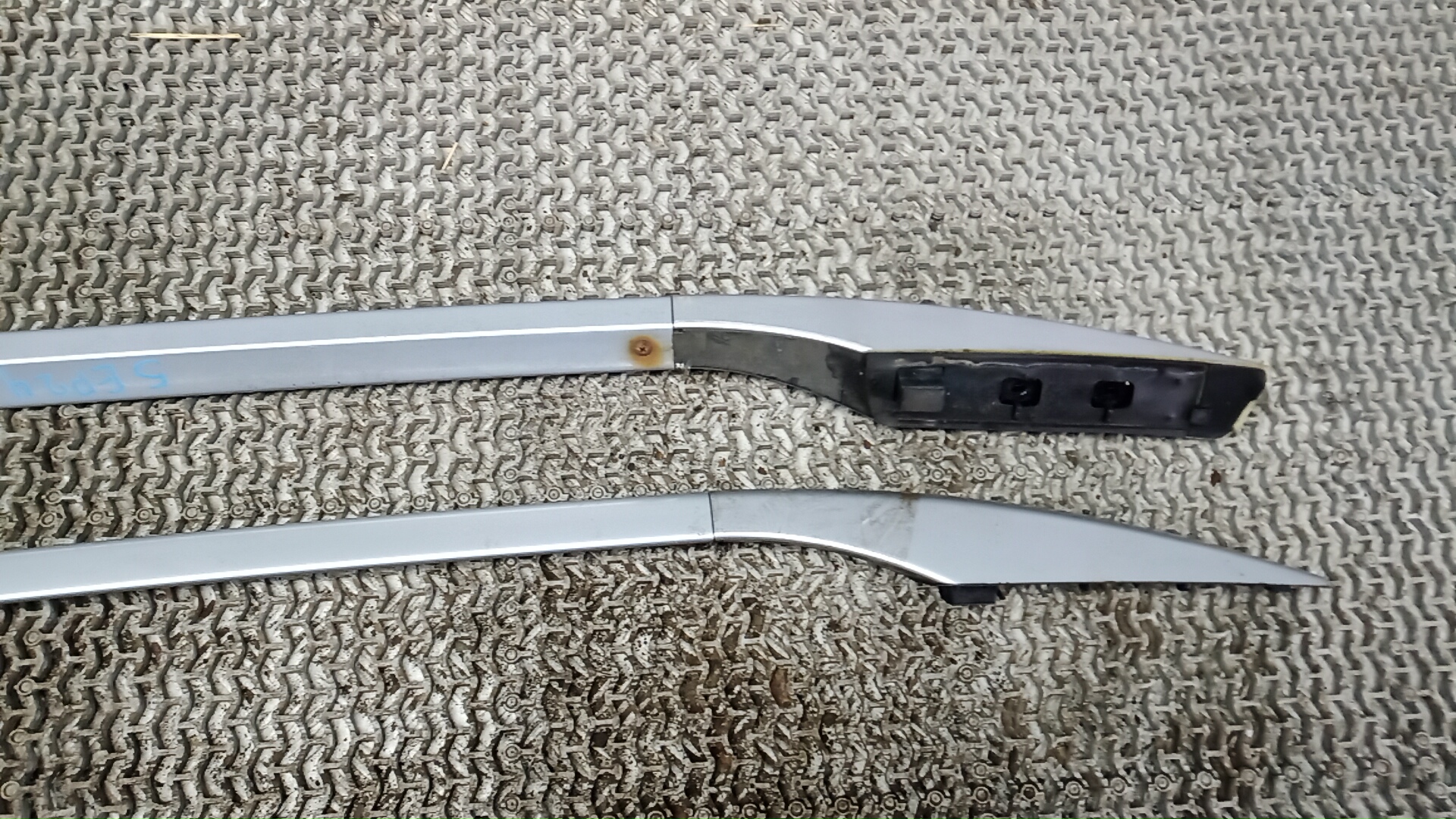 Рейлинги (релинг) к-кт (планки на крышу)