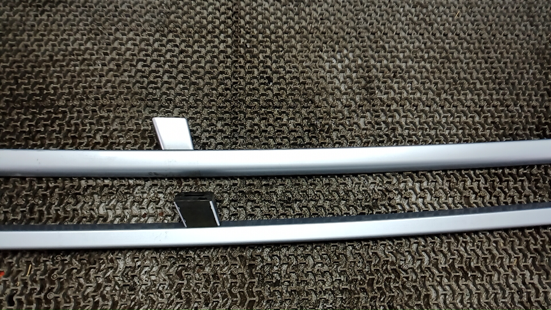 Рейлинги (релинг) к-кт (планки на крышу)