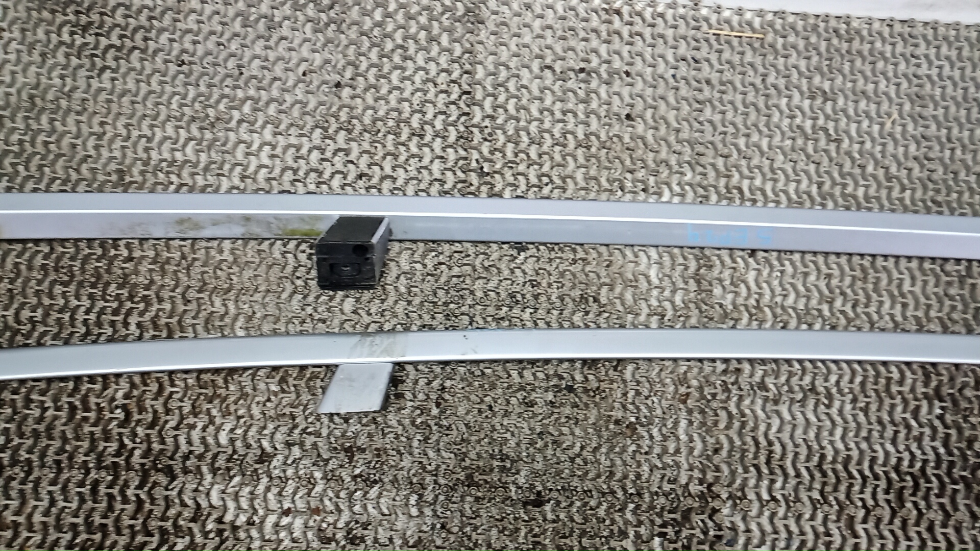 Рейлинги (релинг) к-кт (планки на крышу)