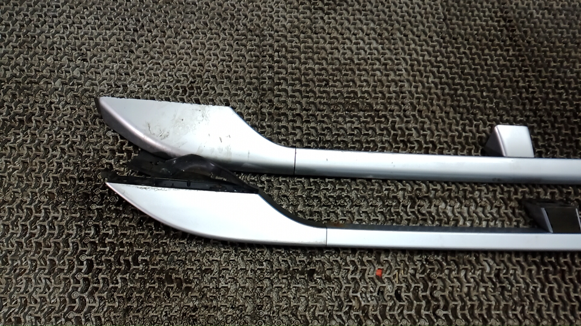 Рейлинги (релинг) к-кт (планки на крышу)