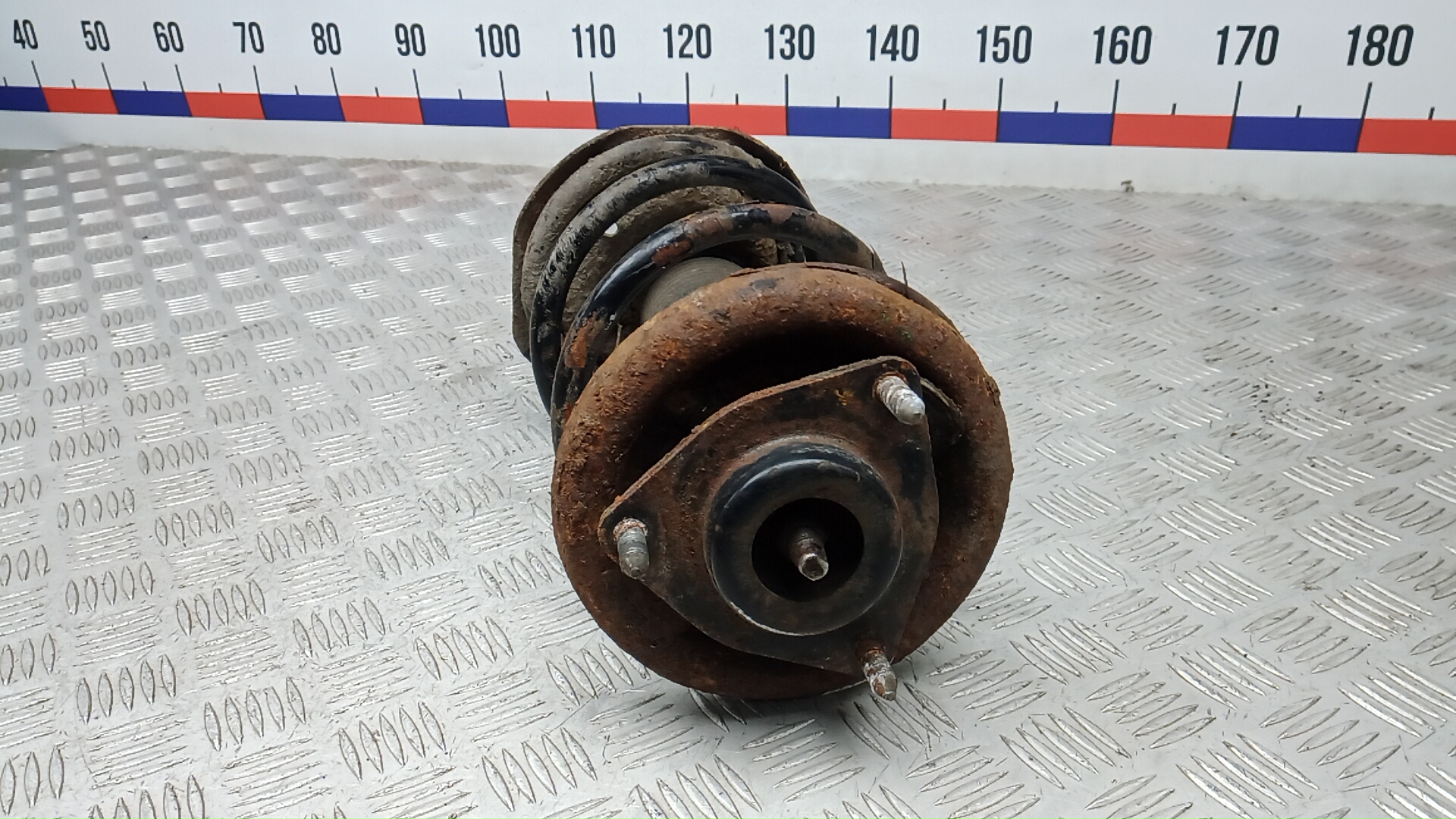 Амортизатор передний правый