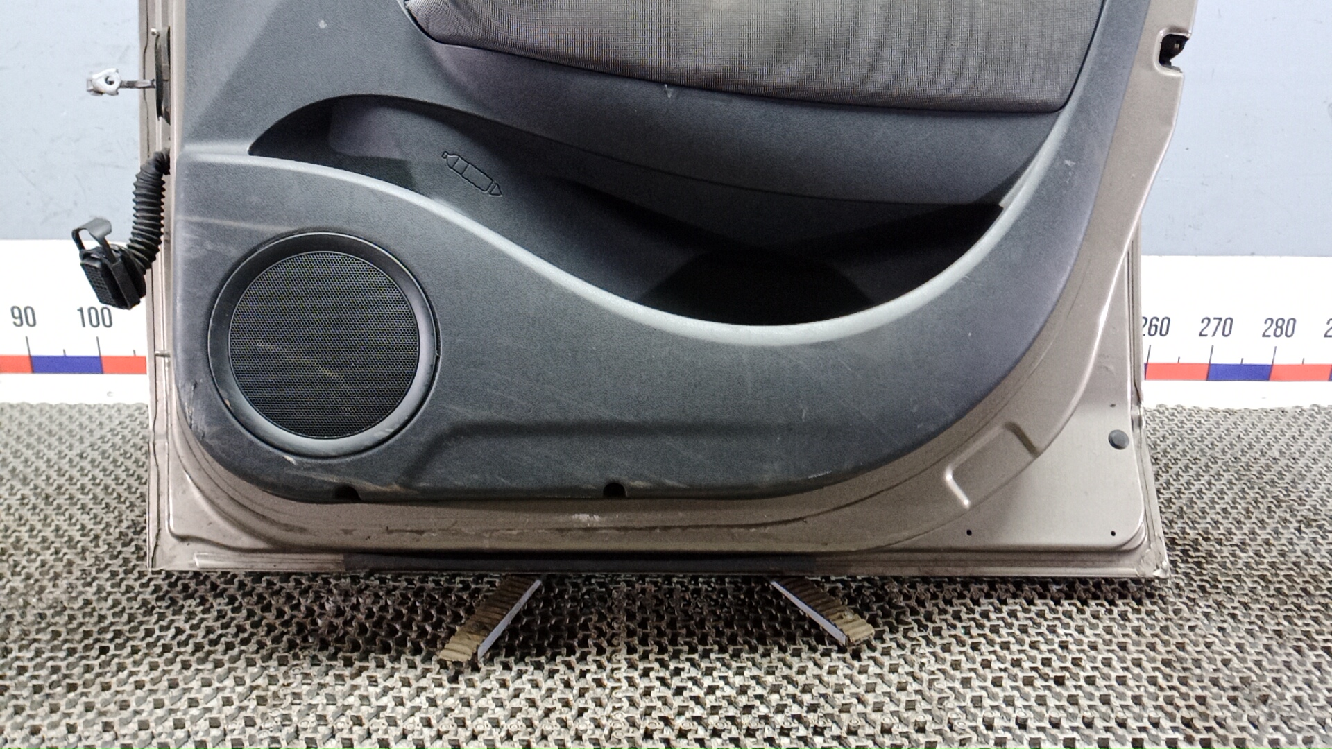 Дверь передняя правая