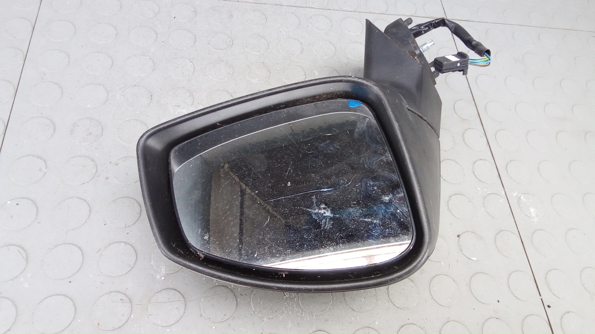 Зеркало правое электрическое