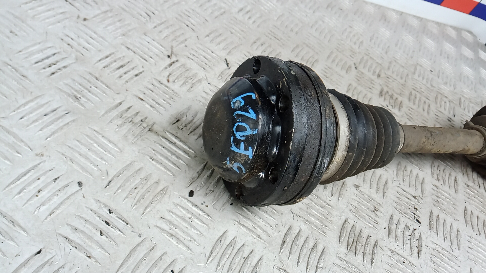 Полуось передняя левая