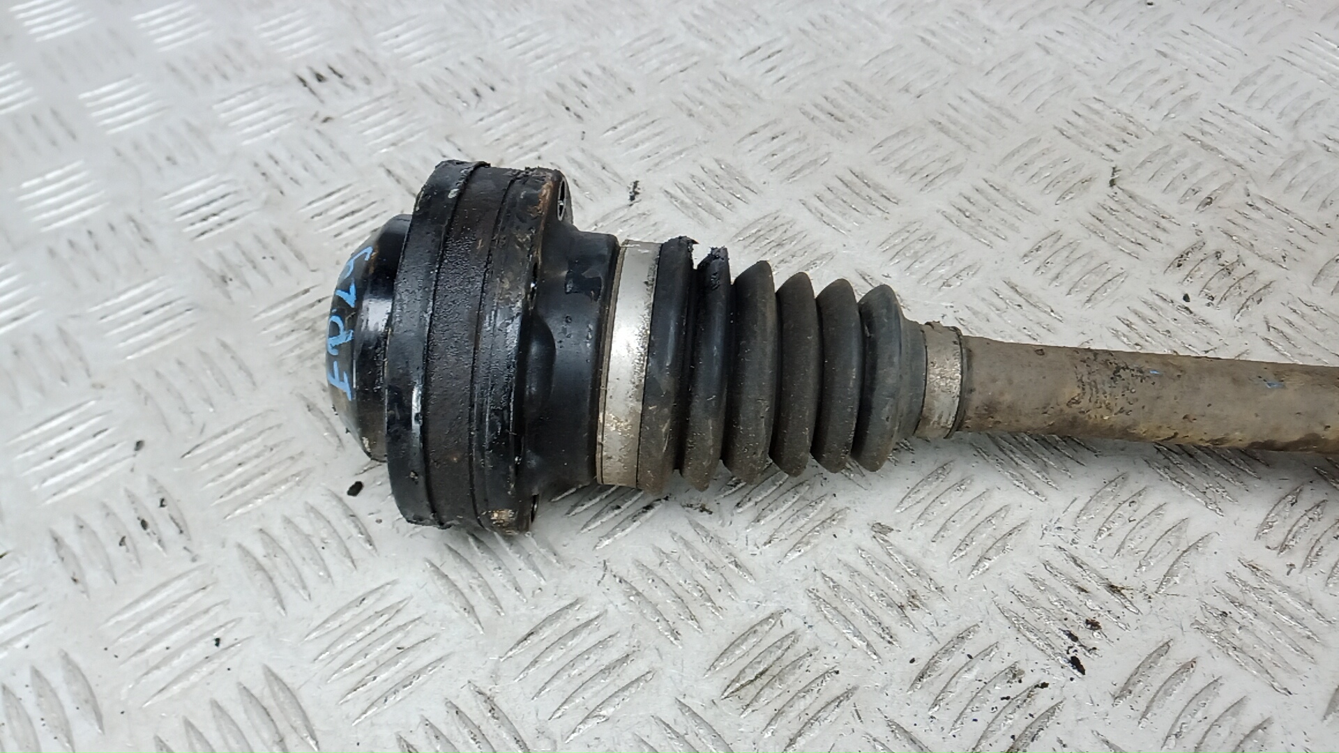 Полуось передняя левая