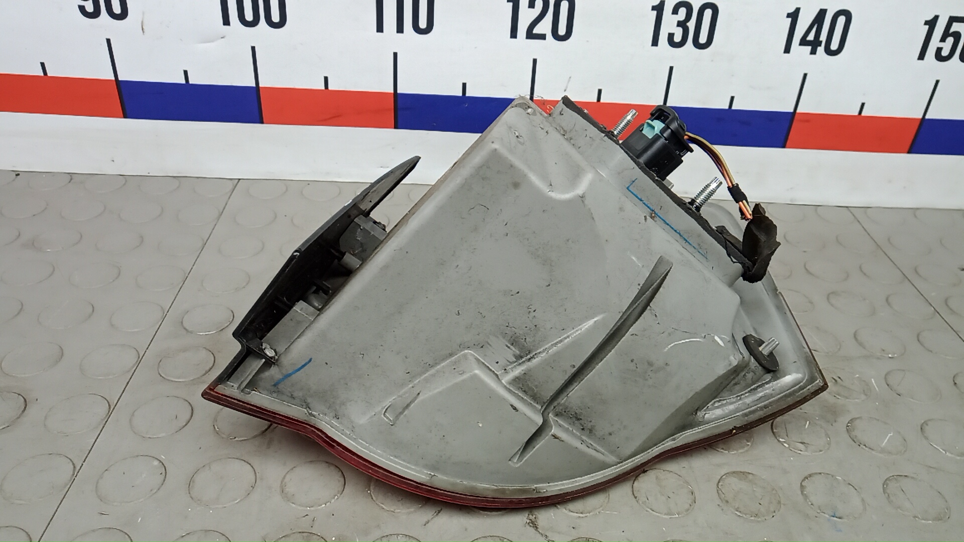 Фонарь задний левый