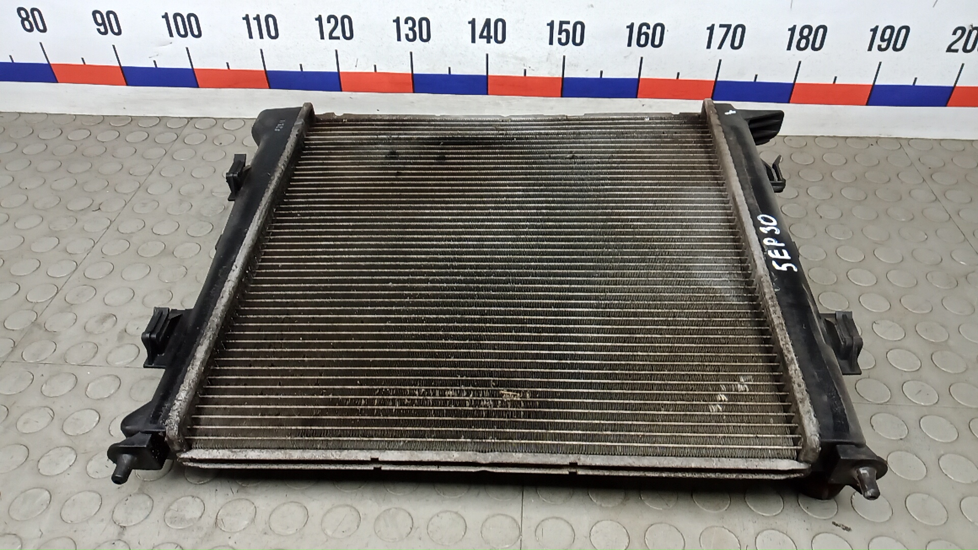 Радиатор охлаждения двигателя основной