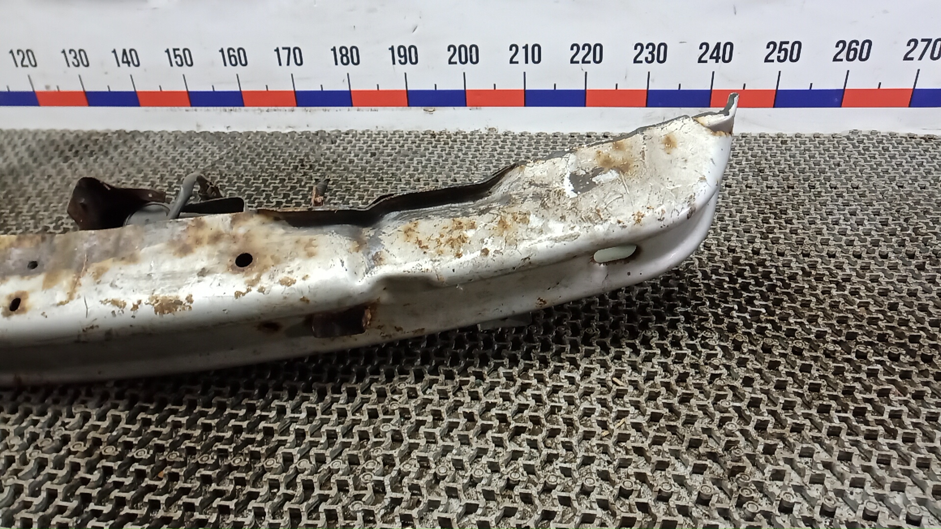 Кронштейн усилителя переднего бампера