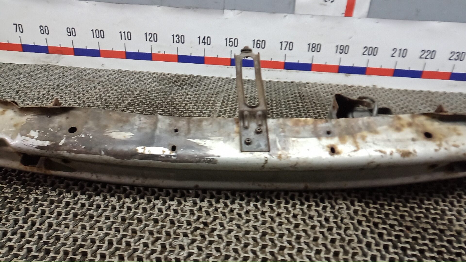 Кронштейн усилителя переднего бампера