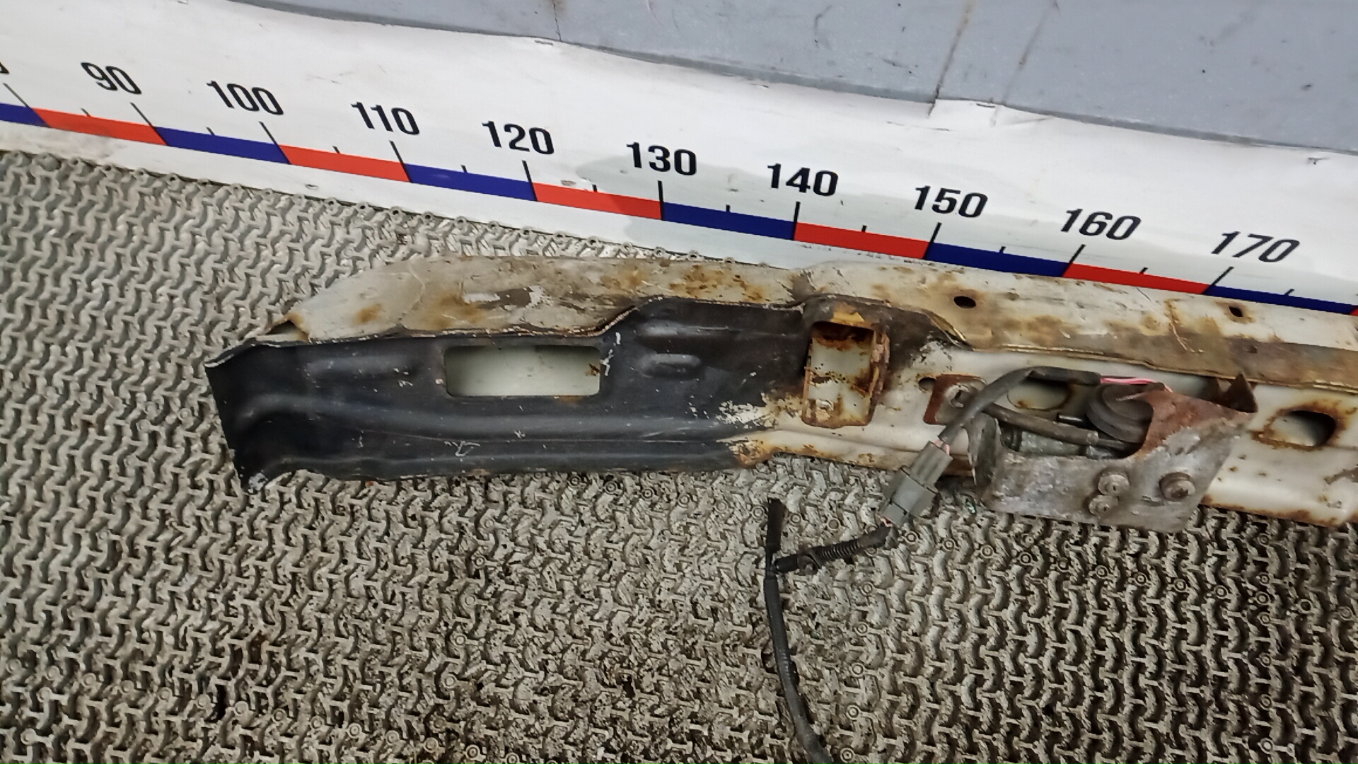 Кронштейн усилителя переднего бампера