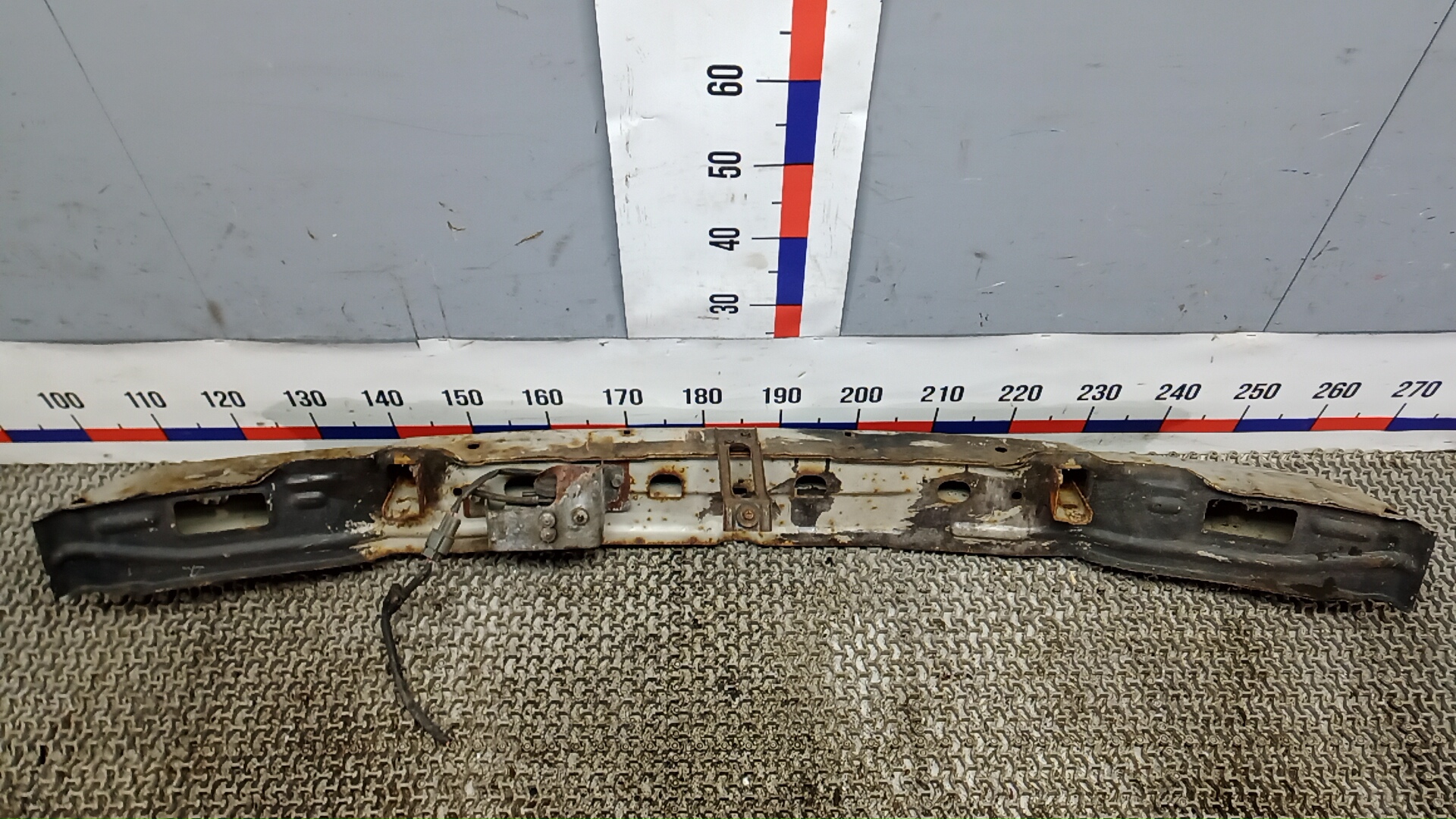 Кронштейн усилителя переднего бампера