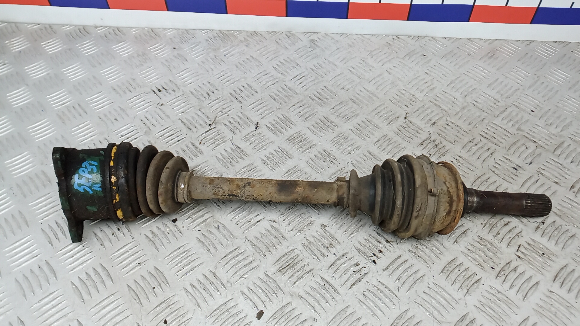 Полуось передняя левая