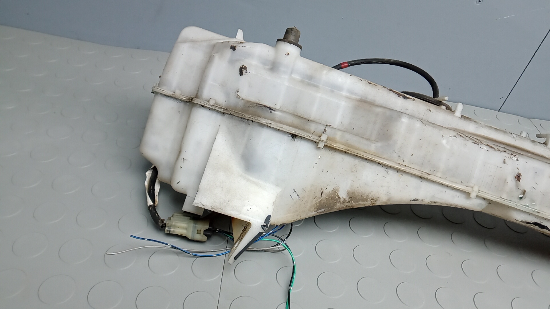 Бачок омывателя лобового стекла