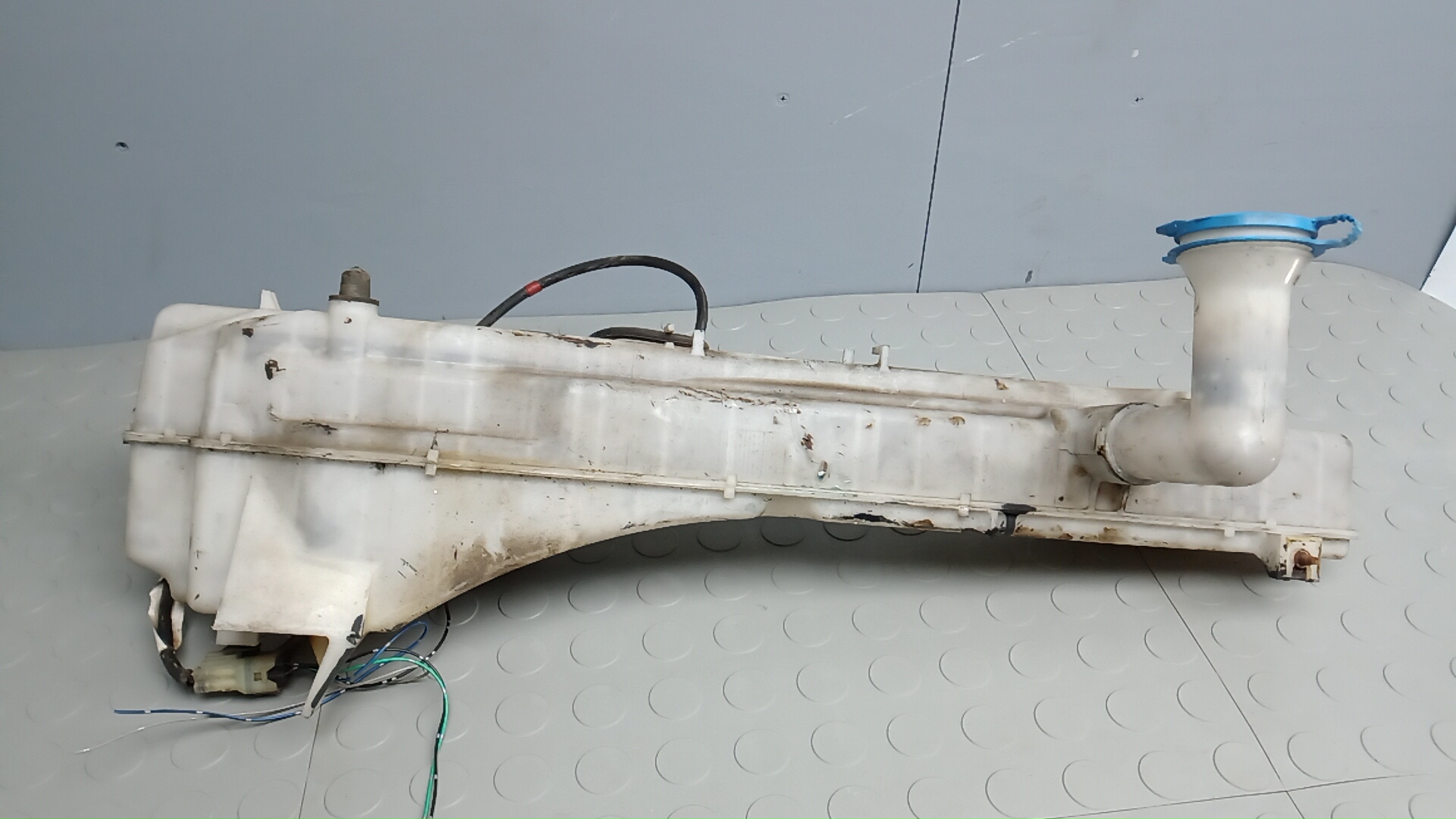 Бачок омывателя лобового стекла