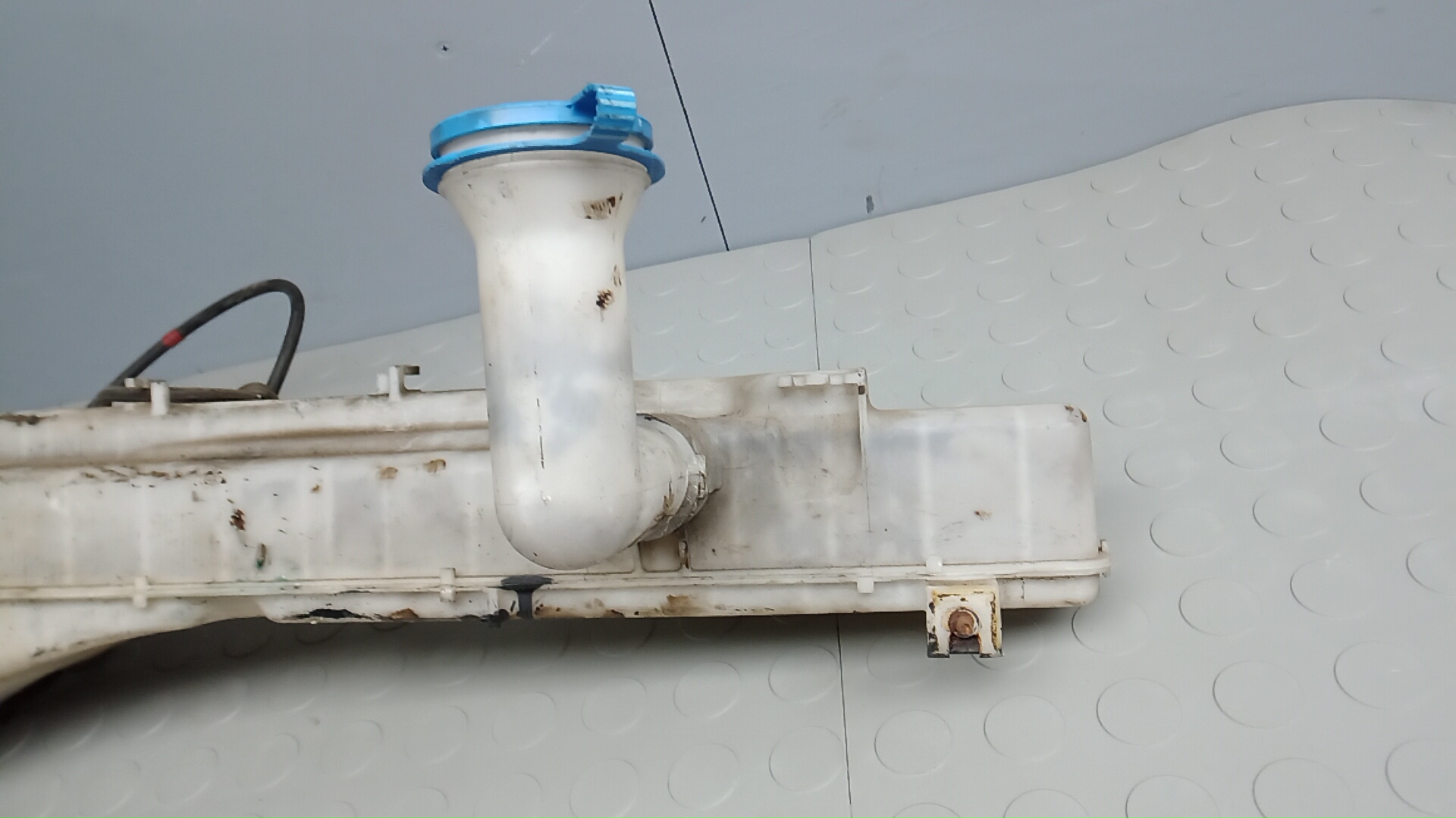 Бачок омывателя лобового стекла