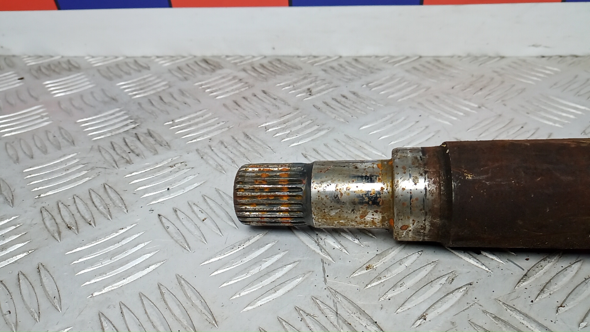 Полуось передняя правая