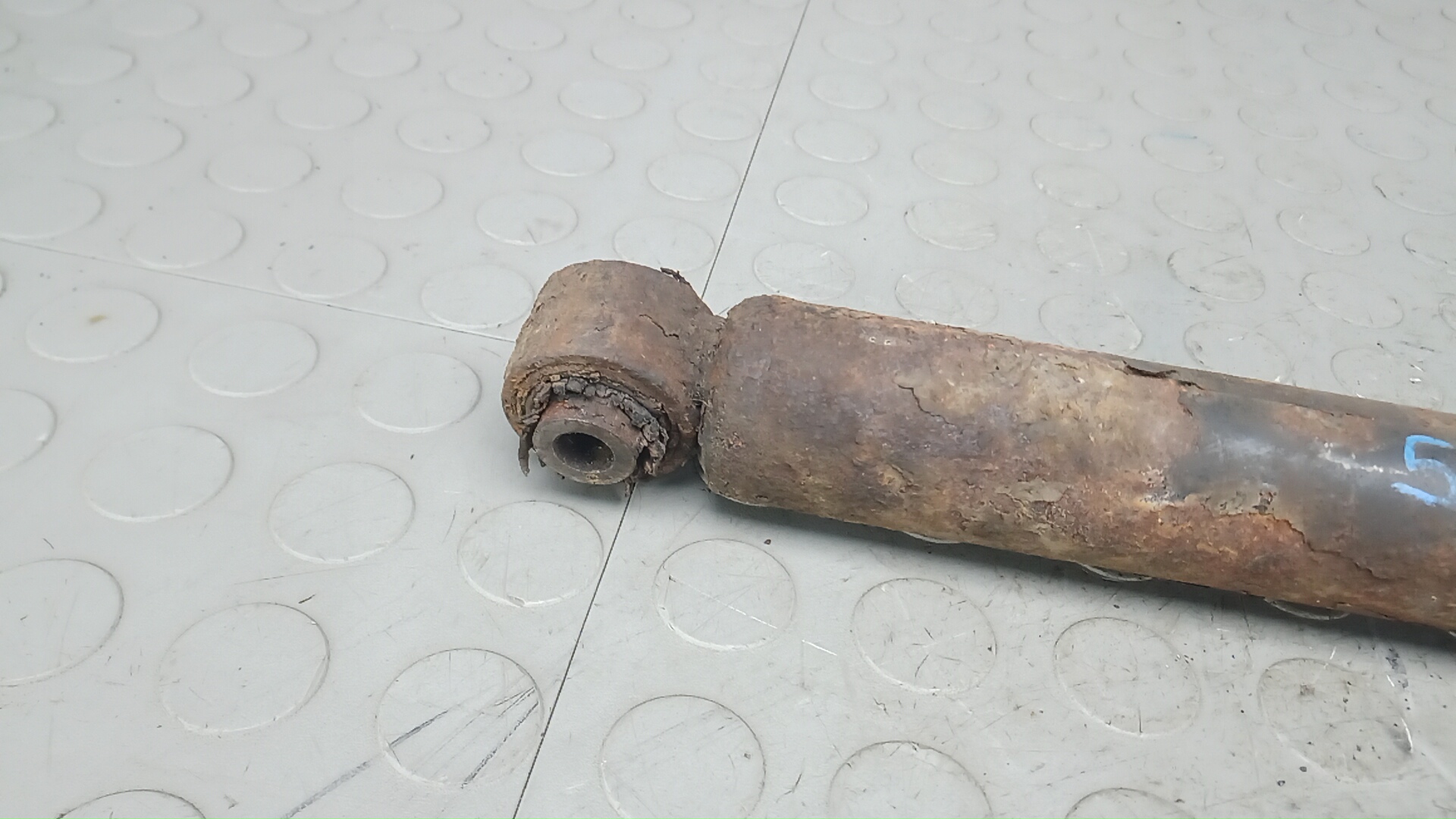 Амортизатор задний (стойка)