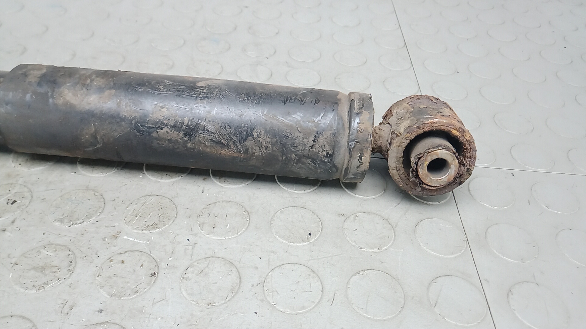 Амортизатор задний (стойка)